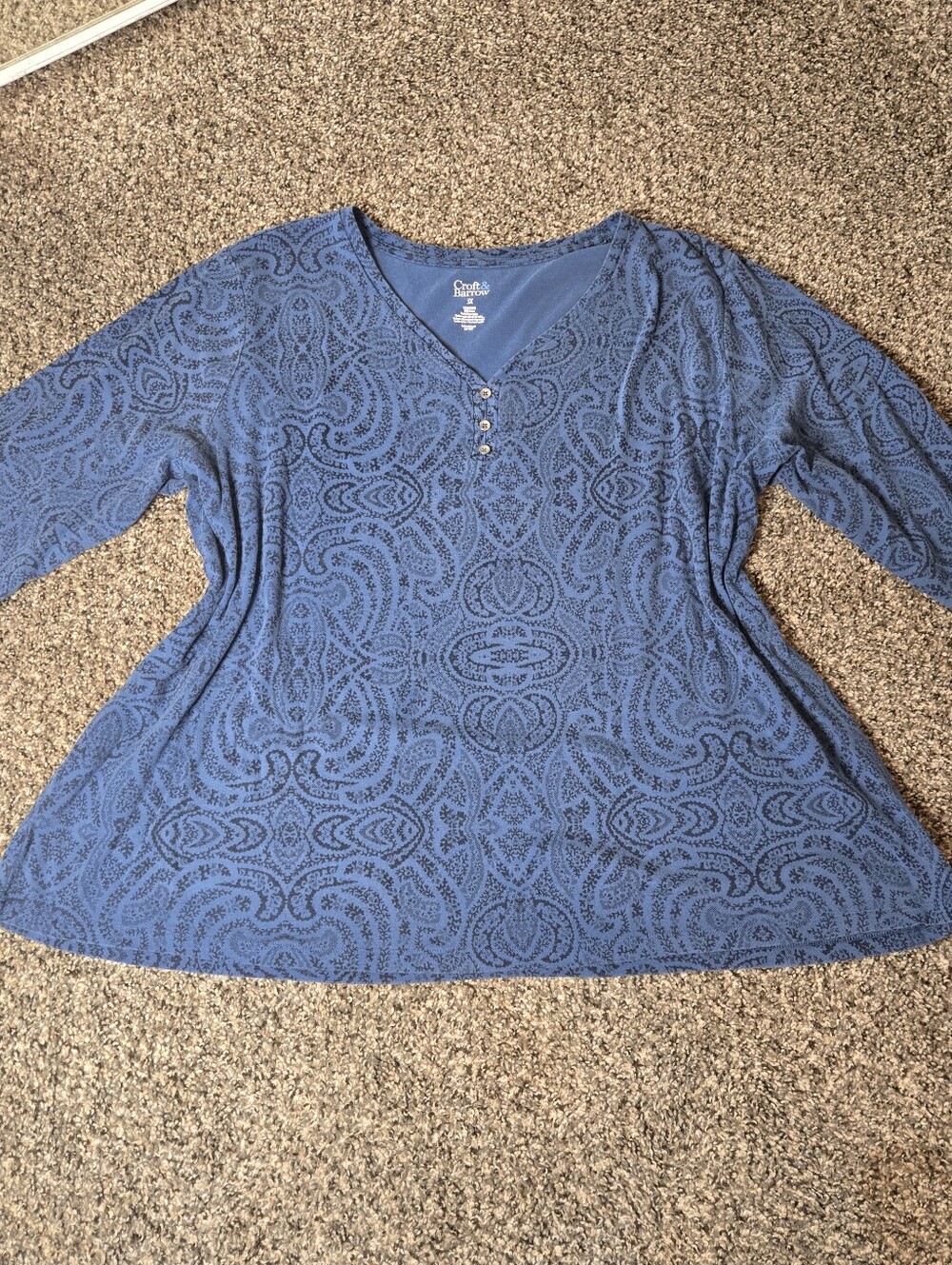 *SALE* Croft & Barrow Blue Paisley Geometric Print V-Neck 3/4 Sleeve Blue Cotton